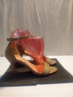Tan Lov Mark Strappy Sandals | Size 6.5 | Classic GUC